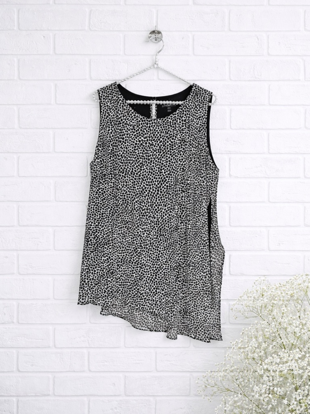 Lane Bryant Black and White Animal Print Asymmetrical Hem Top Size 14/16